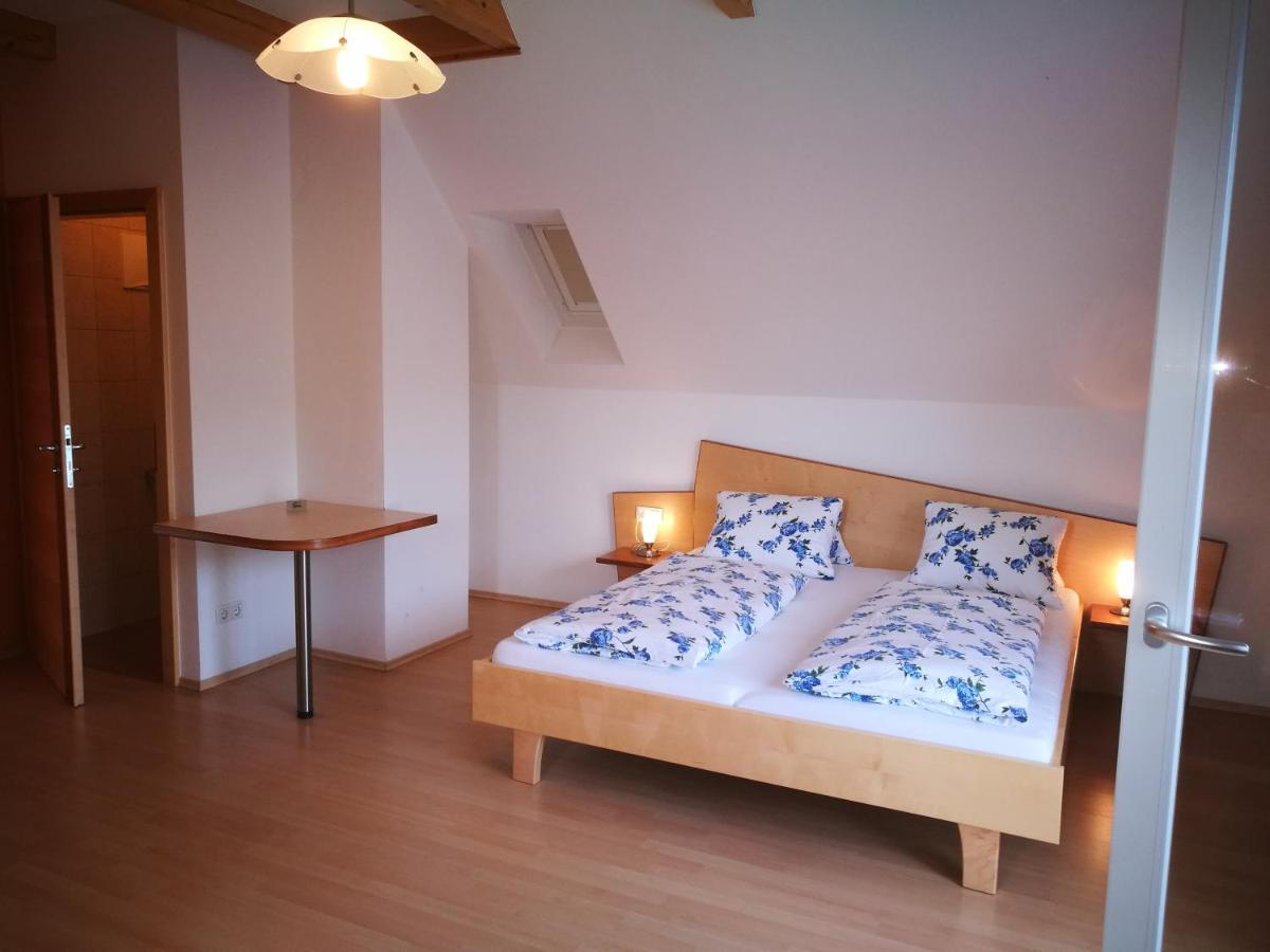 Bed & Breakfast Gaestezimmer Steiner *